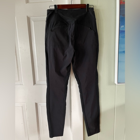 Athleta Black joggers Size 8 Little wear (4) zipped pockets High waist - Picture 2 of 7